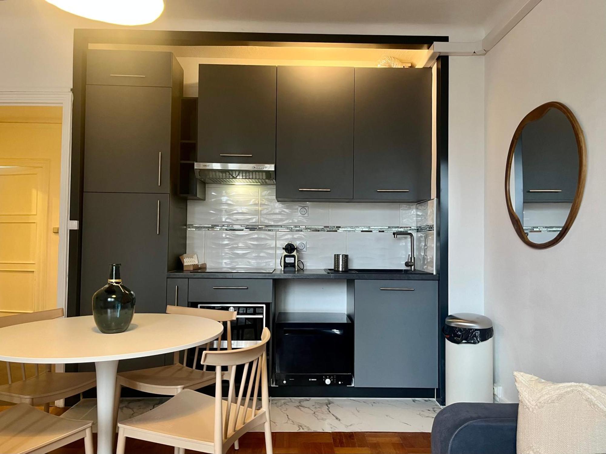 Suite Corneille Лион Екстериор снимка