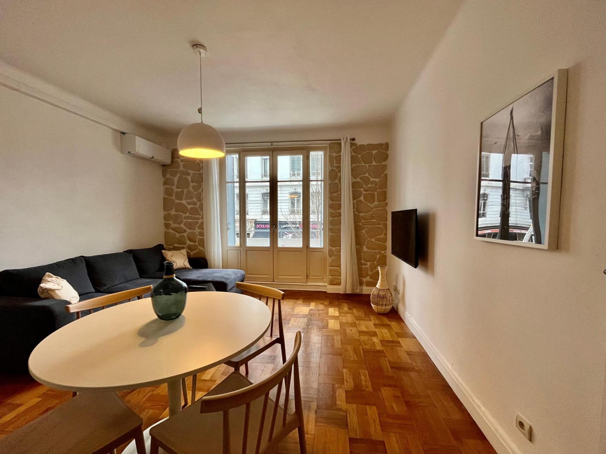 Suite Corneille Лион Екстериор снимка